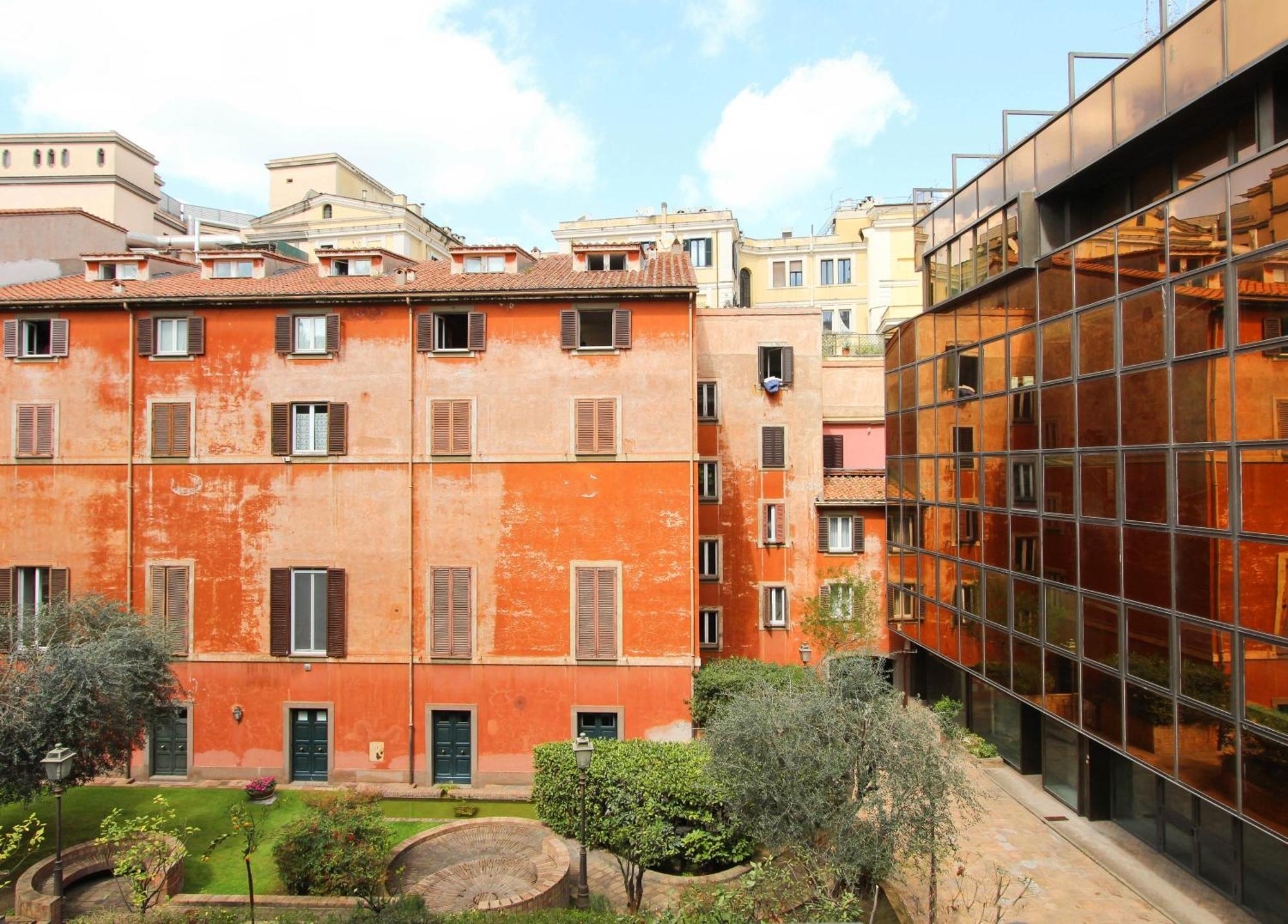 Saturno In Trevi Apartment Rome Luaran gambar