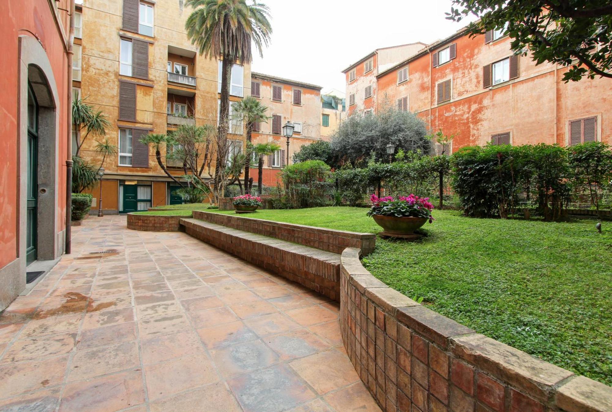Saturno In Trevi Apartment Rome Luaran gambar