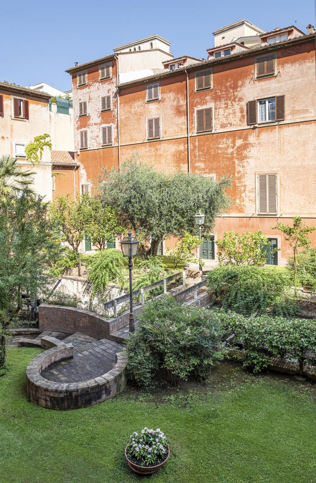 Saturno In Trevi Apartment Rome Luaran gambar